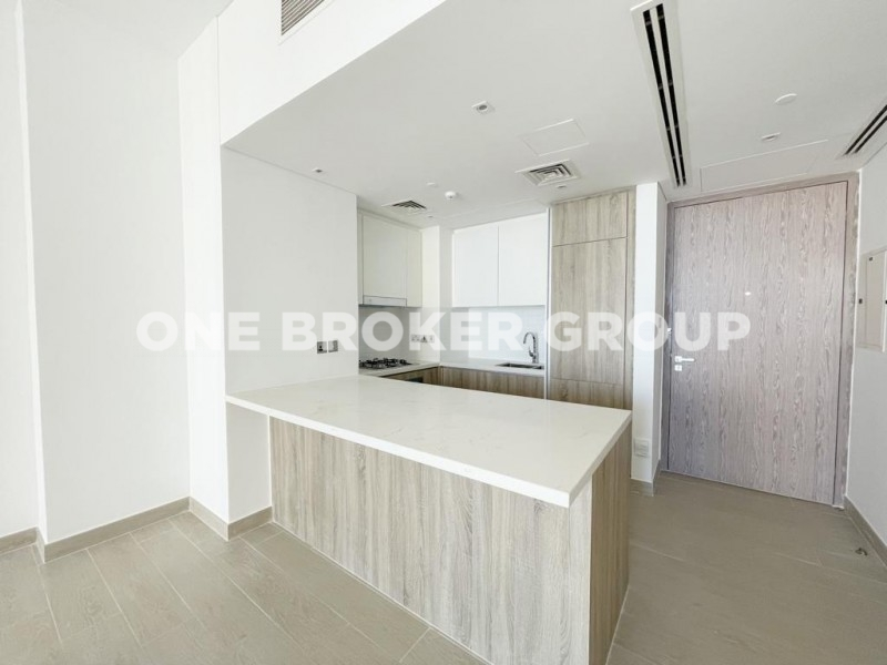Available Now | Spacious Living Room | High Floor-pic_4